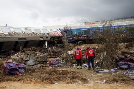 Τέμπη: Μηνυτήρια αναφορά σε Μητσοτάκη – Τασούλα από συγγενείς θυμάτων